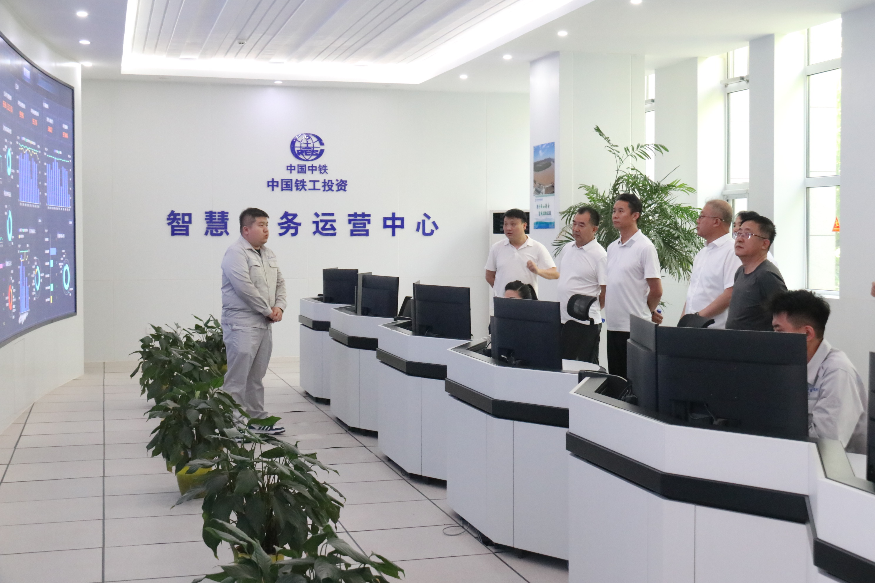 中國(guó)鐵工投資外部董事赴銀川調(diào)研